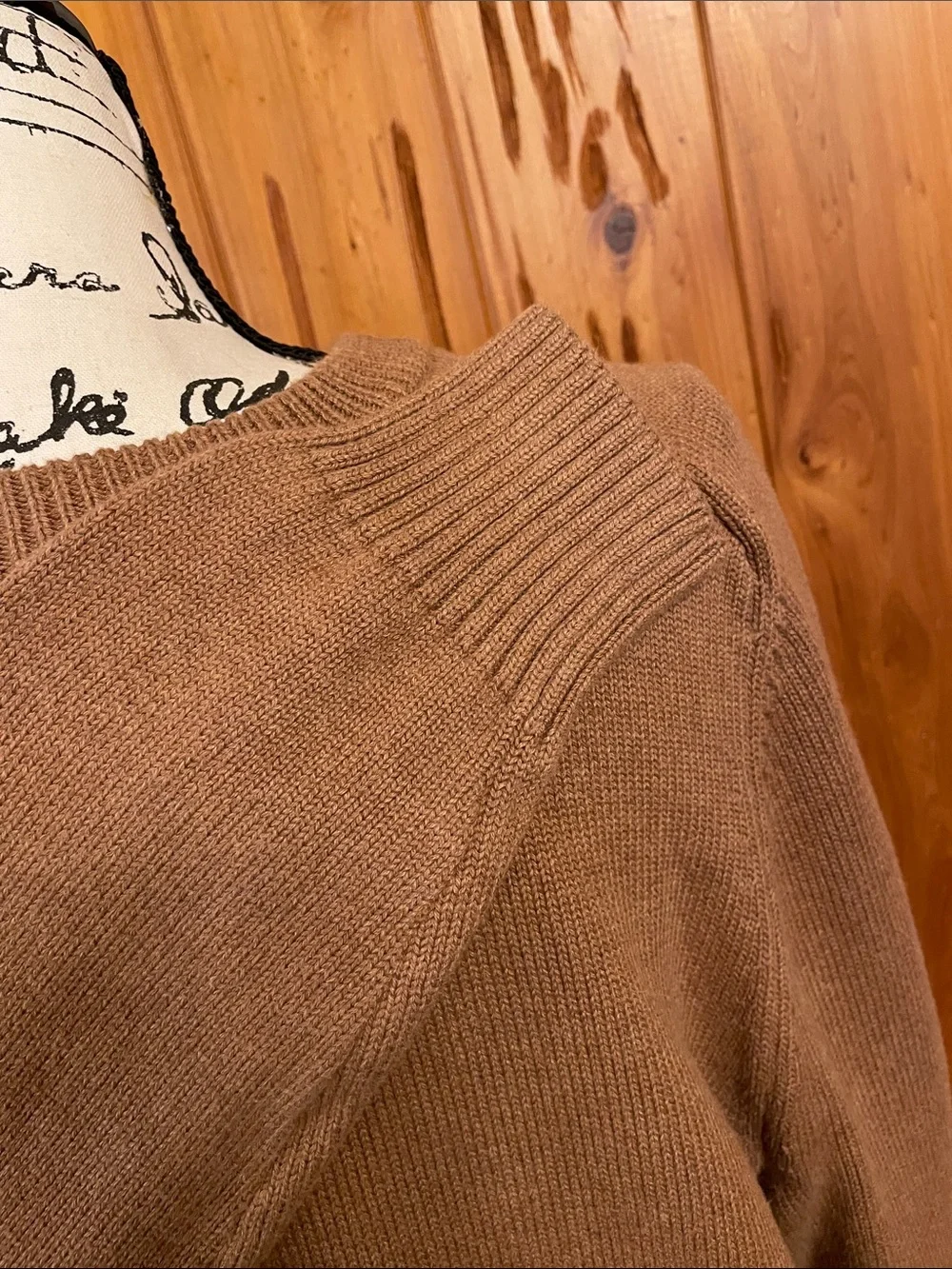J Crew heritage Men's Crewneck cotton Sweater in Brown fits women’s large also